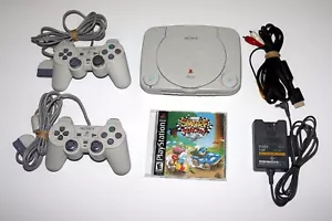 Consola Sony PlayStation PSone (PS1) SCPH-101 Paquete con Controladores y Smur Racer - Imagen 1 de 9