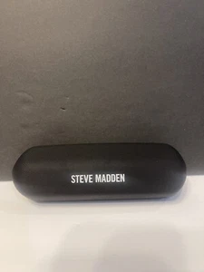 **KLEIN** AUTHENTISCH & GEBRAUCHT - STEVE MADDEN - MATTSCHWARZ - HARTBRILLENETUI - Bild 1 von 5