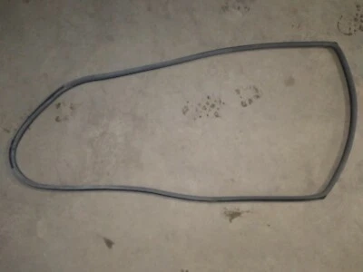 Moldura de puerta trasera derecha del lado del pasajero TUCSON 2005-2009 usada OEM Foto 1 de 4