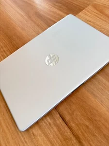 HP Notebook - 15s-du0097tu 128GB (Silver) EXCELLENT CONDITION - Picture 1 of 12