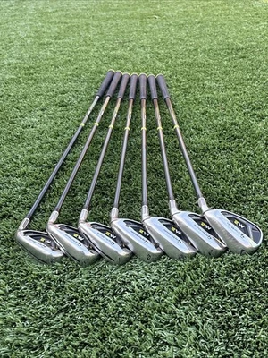 Conjunto de Ferro TaylorMade M2 5-PW+AW Regular Flex M2 Reax 65g Eixos de Grafite Masculino Destro - Imagem 1 de 4