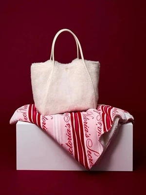 VS BLACK FRIDAY 2025 FERIADO NATAL COBERTOR DE PELÚCIA E CONJUNTO TOTE DE PELE SINTÉTICA - Imagem 1 de 4