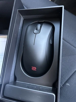 New BenQ EC2-CW Gaming Mouse Wireless Ergonomic - Image 1 of 4