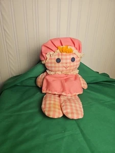 Muñeca bebé Fisher Price "Lolly Dolly" #420 rosa blanco guinga sonajero vintage 1976 - Imagen 1 de 6