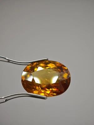 Sphen 7.80ct Oval – Gelb mit Regenbogenfeuer – Unbehandelt Madagaskar GLC - Bild 1 von 4
