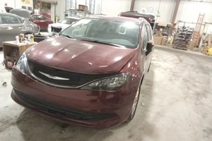 2020 Plymouth Voyager Transmission OEM 99K Miles - LKQ402337427 - Picture 1 of 4