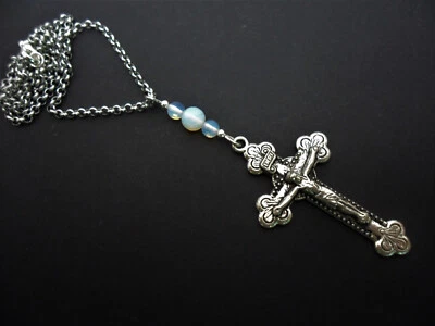 "HANDMADE" COLLAR CRUZ/CRUCIFIJO DE PLATA TIBETANA Y CUENTAS OPALITA EN CADENA DE 18". NUEVO.