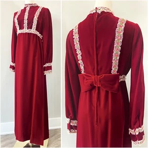 Vintage 1960s Red Velvet Prairie Dress Renaissance Medieval Cottage Size Medium - Picture 1 of 13