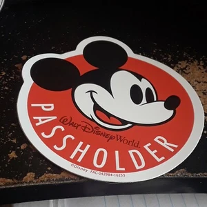Walt Disney World Annual Passholder Magnet - Mickey Mouse - New - Picture 1 of 4