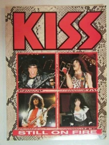 KISS~STILL ON FIRE BOOK PAPERBACK BOOK WRITTEN IN SWEDISH: NOT ENGLISH! RARE OOP - Bild 1 von 6