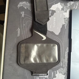 Support téléphone Nike Challenger Brassard pour course, jogging et entraînement - Photo 1 sur 2