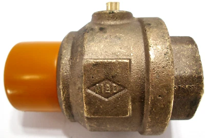 A.Y. MCDONALD - 2-1/4" - MNPT x FNPT - LATÓN - VÁLVULA NL - 300W Foto 1 de 4