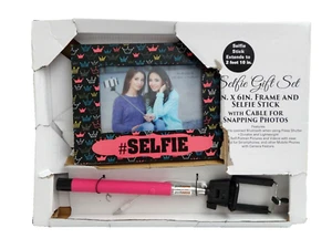 SET 2 PEZZI Selfie Stick con cavo esteso a 2 piedi 10" e 4" x 6" cornice portafoto - Foto 1 di 7