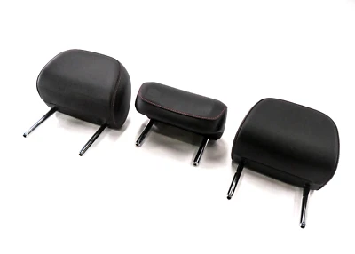 15 ASIENTO TRASERO AUDI S3 (8V) - JUEGO REPOSACABEZAS CENTRO IZQUIERDO DERECHO NEGRO con PUNTADA ROJA Foto 1 de 4