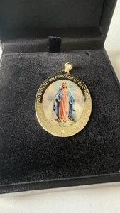 14K Yellow Gold Saint Mary Pendant – Enamel Color Detail – Religious Medal - Picture 1 of 5