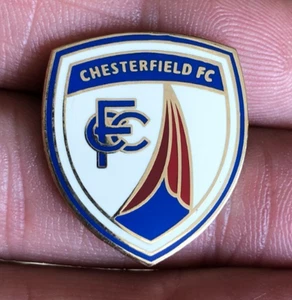 RARE CHESTERFIELD F.C. SHIELD CREST ENAMEL PIN BADGE - Picture 1 of 1