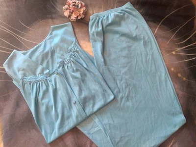 Conjunto de pijama Vanity Fair grande azul-verde bordado floral nailon 2 piezas lencería Foto 1 de 4