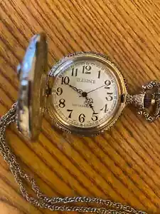FULL HUNTER POCKET WATCH -FISHERMAN ON FRONT -MADE IN HONG KONG -WORKING ORDER - Picture 1 of 4
