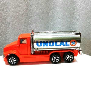 UNOCAL 76 TANKER TRUCK VINTAGE 1991 HOT WHEELS 1:64 DIECAST - 2111 - Picture 1 of 5