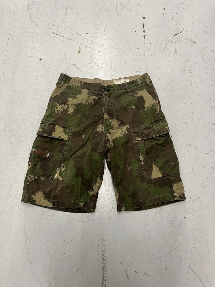 Vintage Volcom Scout Camo Ripstop Cargo Shorts 34 Y2K 11in Inseam Surf Beach - Image 1 of 4