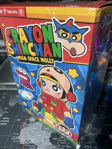 POP MART MEGA SPACE MOLLY 400%+100% Buntstift Shinchan - Bild 1 von 15