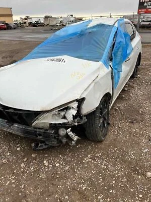 Puerta trasera izquierda vidrio usado se adapta a: Nissan Sentra 2015 trasero izquierdo grado A Foto 1 de 4