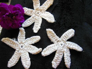 Lot 3 fleurs vintage au crochet blanc brillant dentelle incrustation  T14-68 - Picture 1 of 6