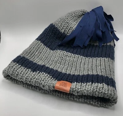 Gorro 100% Acrílico “Top Borla Rayas” Doble Aislamiento Gris y Azul Marino Hecho a Mano Foto 1 de 4