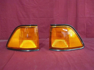 Lámpara de señalización lateral montada en guardabarros Dodge Spirit 1992 - 95 pares OEM con lente ámbar Foto 1 de 4