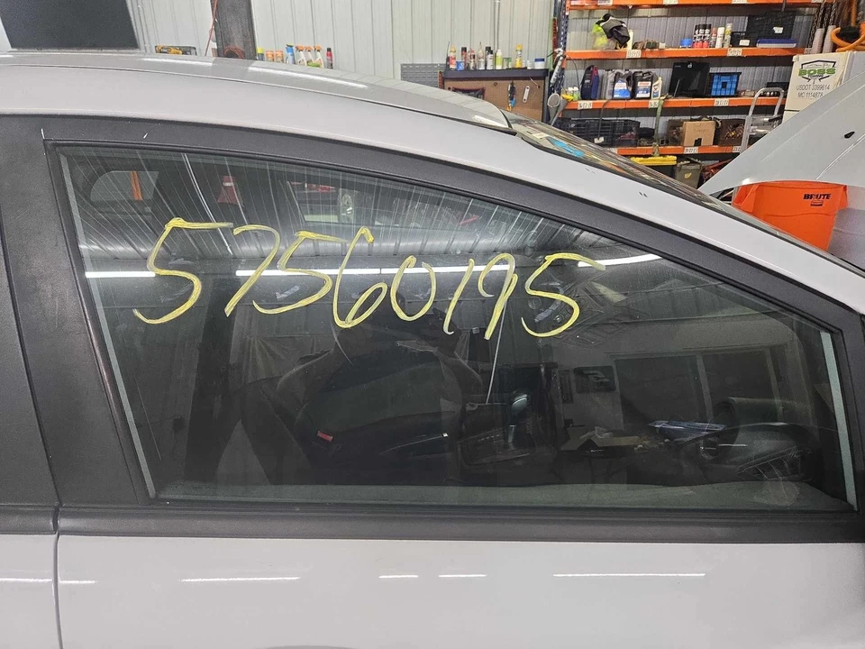 Puerta delantera cristal/ventana FORD FIESTA derecha 11 12 13 14 15 16 17 18 19 Foto 1 de 1