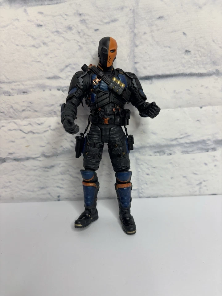 Deathstroke DC Direct Season CW TV series 7” Loose Slade Wilson - Image 1 of 4