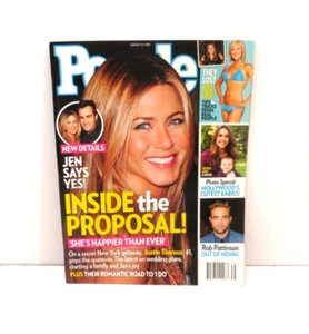 People Magazine August 2012 Jennifer Aniston Justin Theroux Rob Pattinson - Picture 1 of 10