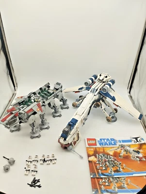 LEGO 10195 Republic Dropship with AT-OT RARE Star Wars  Clone Wars 7676 7675 - Image 1 of 4