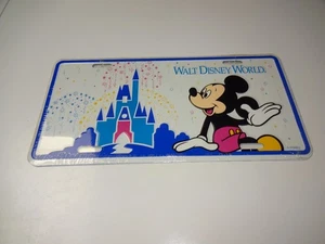 Placa de matrícula de metal vintage de Walt Disney World Mickey & Castle nueva sellada - Imagen 1 de 2
