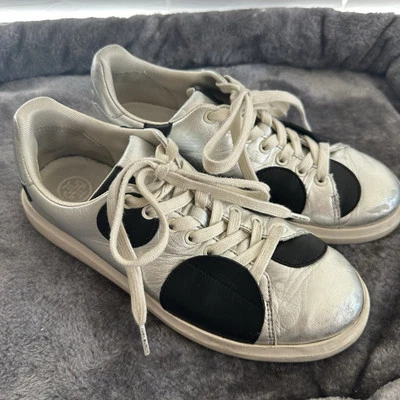 Zapatillas deportivas Tory Burch Howell Court para mujer talla 7,5 plateadas negras Foto 1 de 4