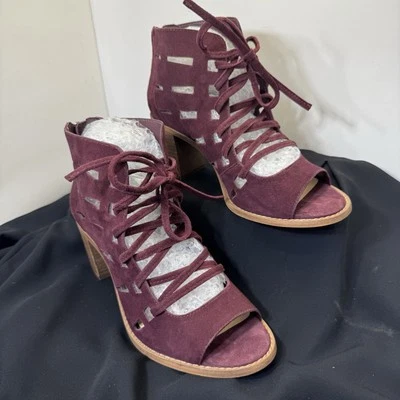 New VINCE CAMUTO TRESSA Plum Suede Lace-up Peep Toe Block Heel Sandals Sz 6.5 M - Image 1 of 4