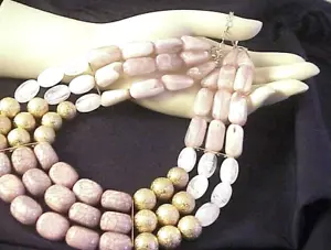 Vintage Halsreif Multicolor Perlen 3 Strang Halskette Rosa Weiß Mauve Gold Design - Bild 1 von 11