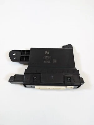 2017 - 2019 Toyota Prius Prime AC Control Unit Module 8865047290 OEM - Image 1 of 4