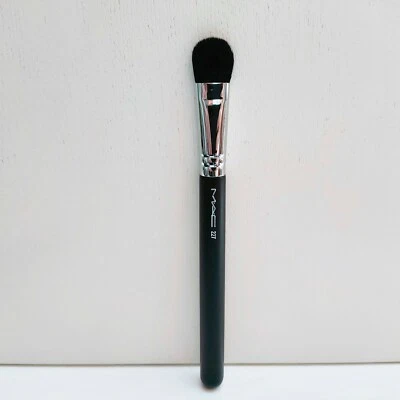 MAC 227 Large Fluff Brush, Full Size, Brand New! - Image 1 of 4