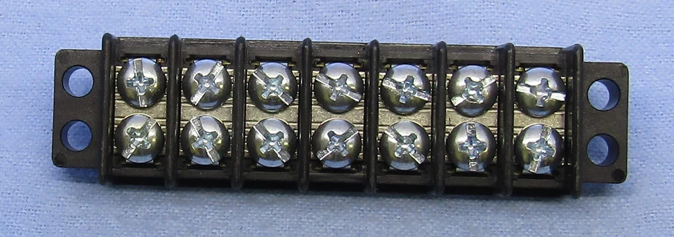 13-1407, Philmore 7 Position Dual Row Terminal Block Barrier Strip ~ 30A @ 300V - Image 1 of 1