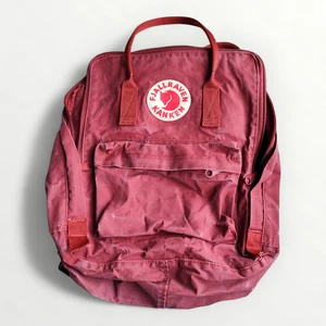 Fjällräven Kånken Classic Rucksack | Kult Daypack in weinrot / bordeaux - Bild 1 von 5