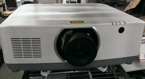 NEC NP-PA653UL Projector w/ NP41ZL Zoom Lens - 12,029 Hrs - 6,500 Lumen 4K READY - Afbeelding 1 van 5