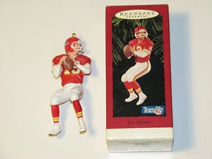 1995 Hallmark Keepsake Kansas City Chiefs Joe Montana NFL adorno de Navidad - Imagen 1 de 2