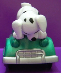 101 DALMATIANS PUPPY ON TOP OF GREEN CAR McDONALDS HAPPY MEAL McDONALD'S - Picture 1 of 3