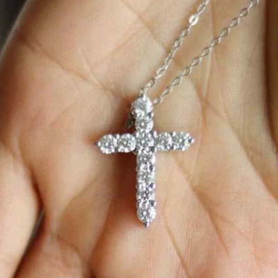 Pingente religioso cruz ouro branco 14K diamante natural 1,5 ct - Imagem 1 de 4