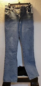 Levis Women's 550 Relaxed Bootcut Jeans Size 8 Long Medium Wash  - Picture 1 of 3
