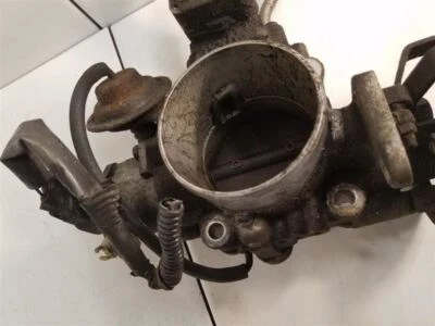 Cuerpo del acelerador de inyección de combustible usado se adapta a: Toyota Camry 1997 6 cilindros grado A Foto 1 de 4