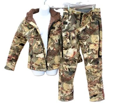 Women's camouflage pants and Jacket / BRAND NEW- Under Armour - Image 1 of 4