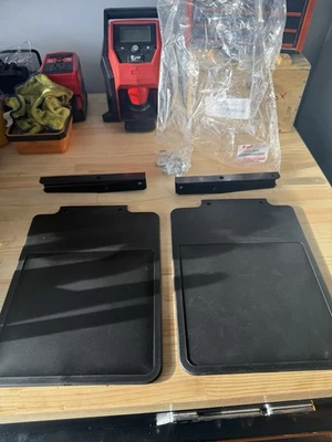 Guardabarros delanteros Suzuki Jinmy Sj410 pieza OEM Foto 1 de 2