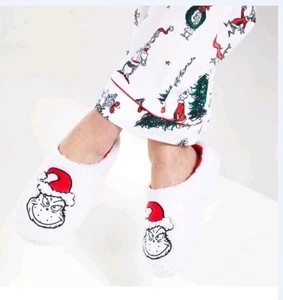 Mens / Women Grinch Slippers Perfect For 🎁 - Picture 1 of 1
